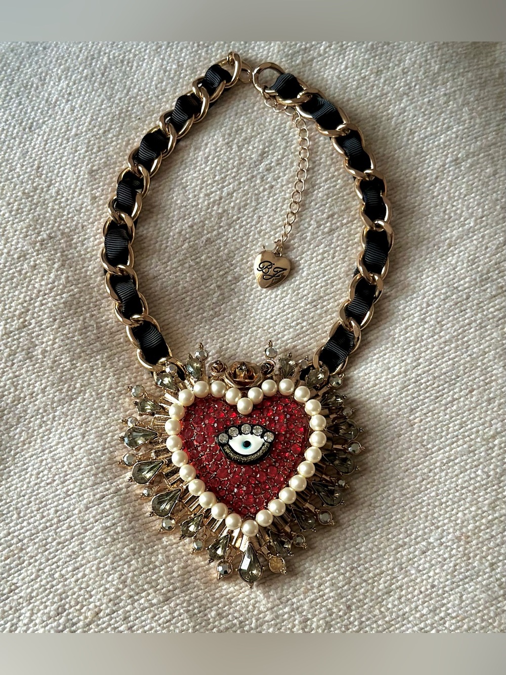 Betsy Johnson XL Gold-Tone Protect The Red Heart Eye Statement Necklace. ❤️🪬🌹